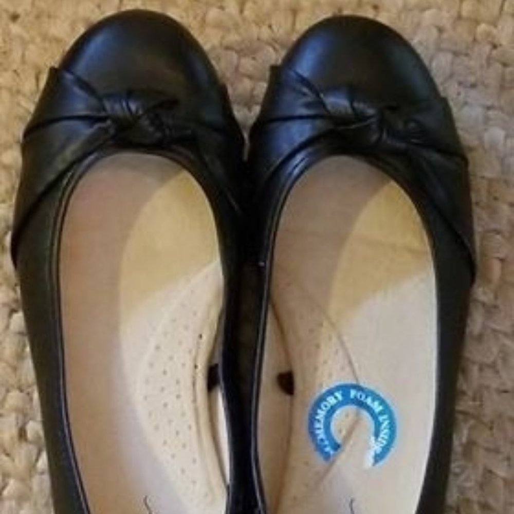 Sonia brand black flats Sz 10B